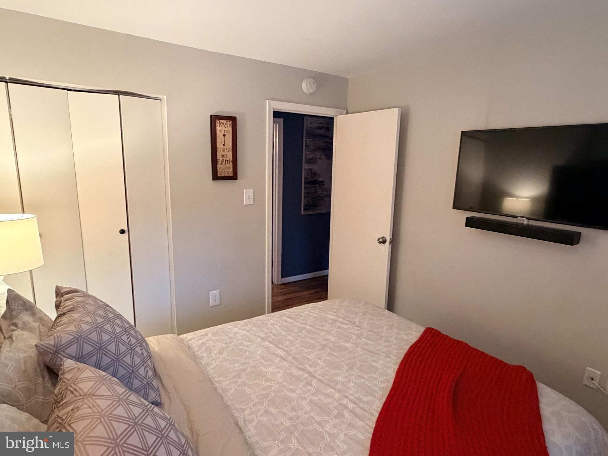 HILLCREST TOWNE - Residential