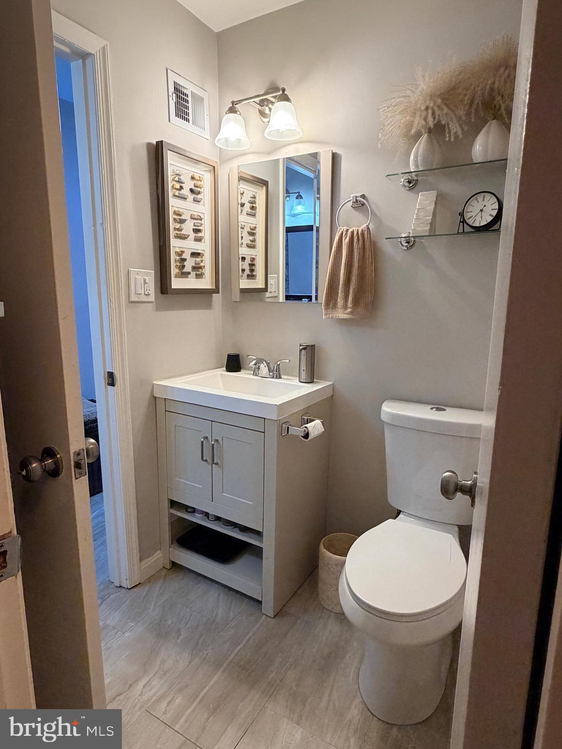 HILLCREST TOWNE - Residential