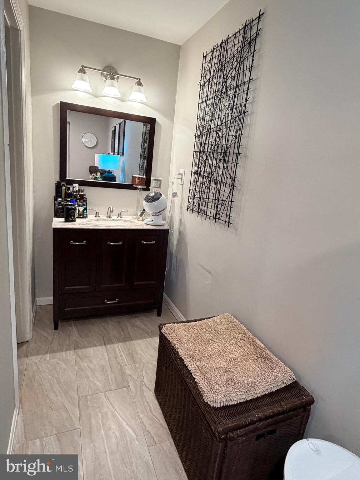 HILLCREST TOWNE - Residential