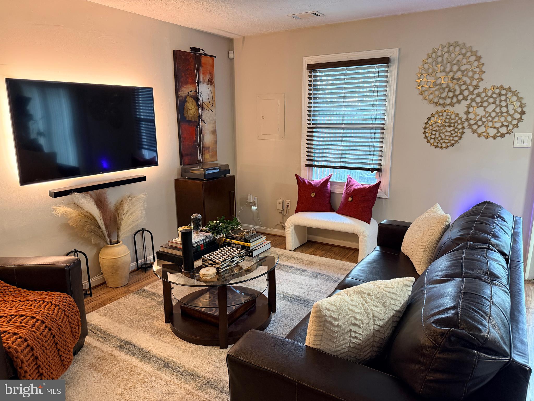 HILLCREST TOWNE - Residential