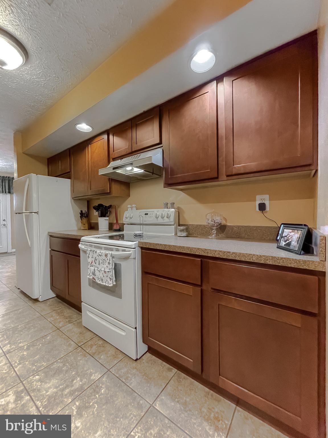 HAMPSHIRE - Residential