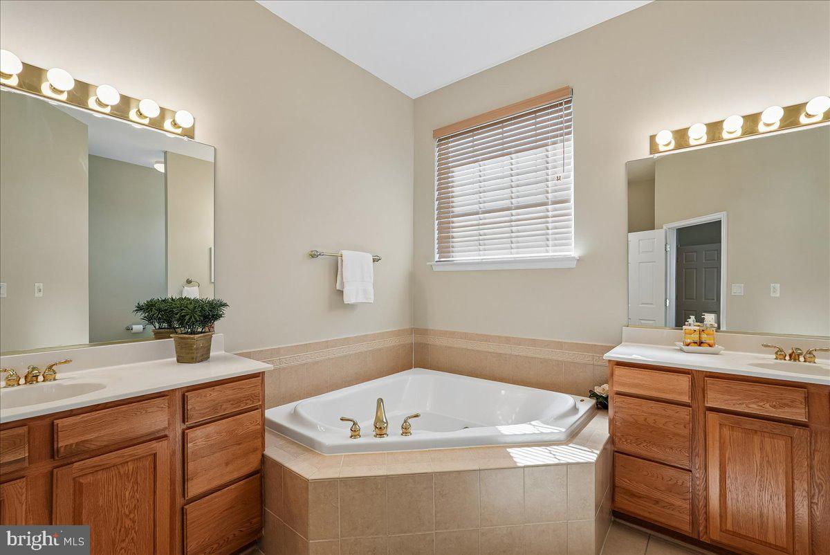 VINT HILL - Residential