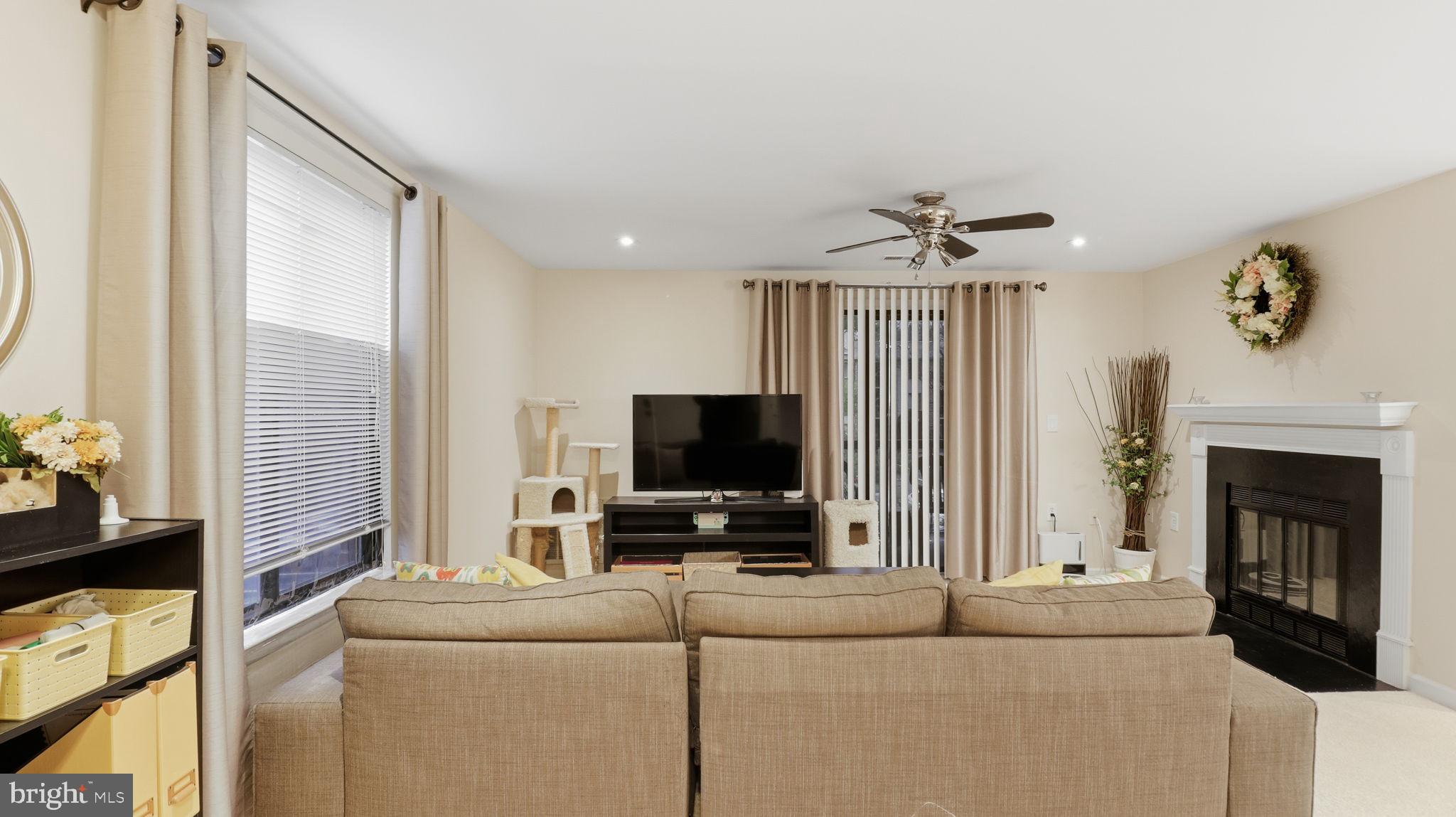 FARMINGDALE - Residential Lease