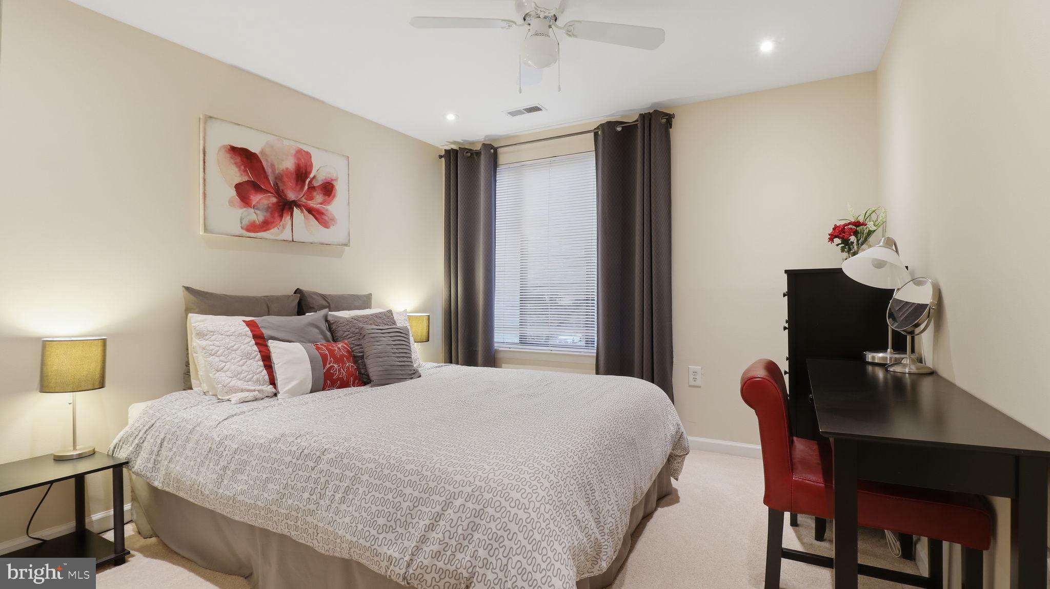 FARMINGDALE - Residential Lease