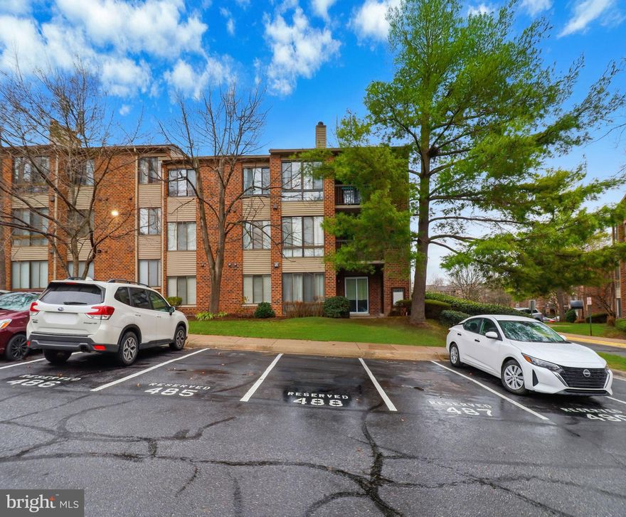 Spacious 2 bedroom 2 baths condo in the heart of Germantown. Ideally located close to multiple shopping centers, I270, community college, and hospital. Master bedroom with it's own master bath and walk in closet.  Cozy floor plan featuring living room with fireplace, separate dining room, and kitchen with breakfast area.  Full size washer & dryer in unit for your convenience. Community pool. One assigned parking with 2 additional permits passes. Landlord requires that all adult occupants over 18 yrs old must submit an application, minimum credit score of 680+ with no derrogatory items, and commensurate income. Pets considered on a case by case basis with additonal pet fee and deposit.Minimum of 2 years lease term.