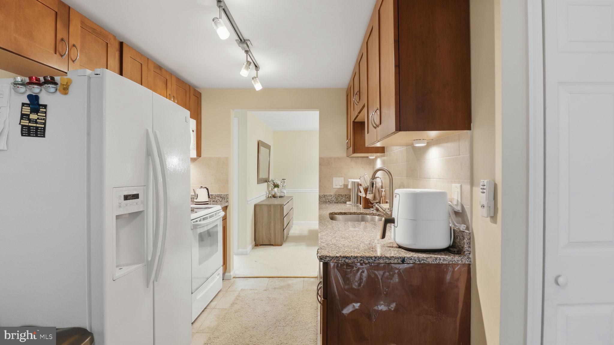 FARMINGDALE - Residential Lease