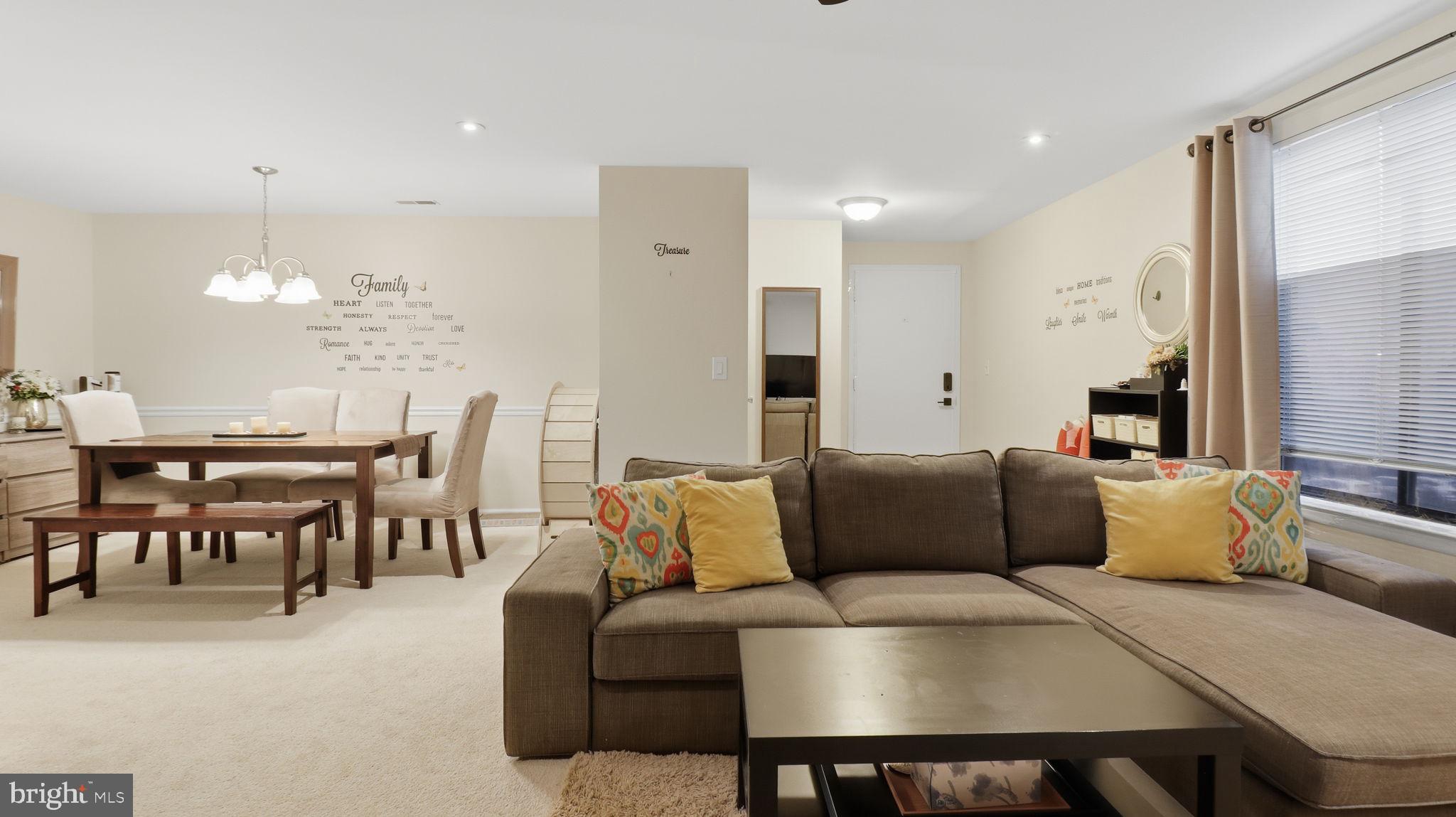 FARMINGDALE - Residential Lease