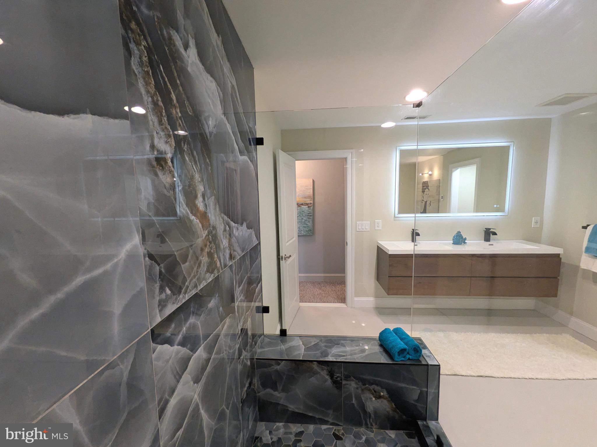 BAY CITY - Residential