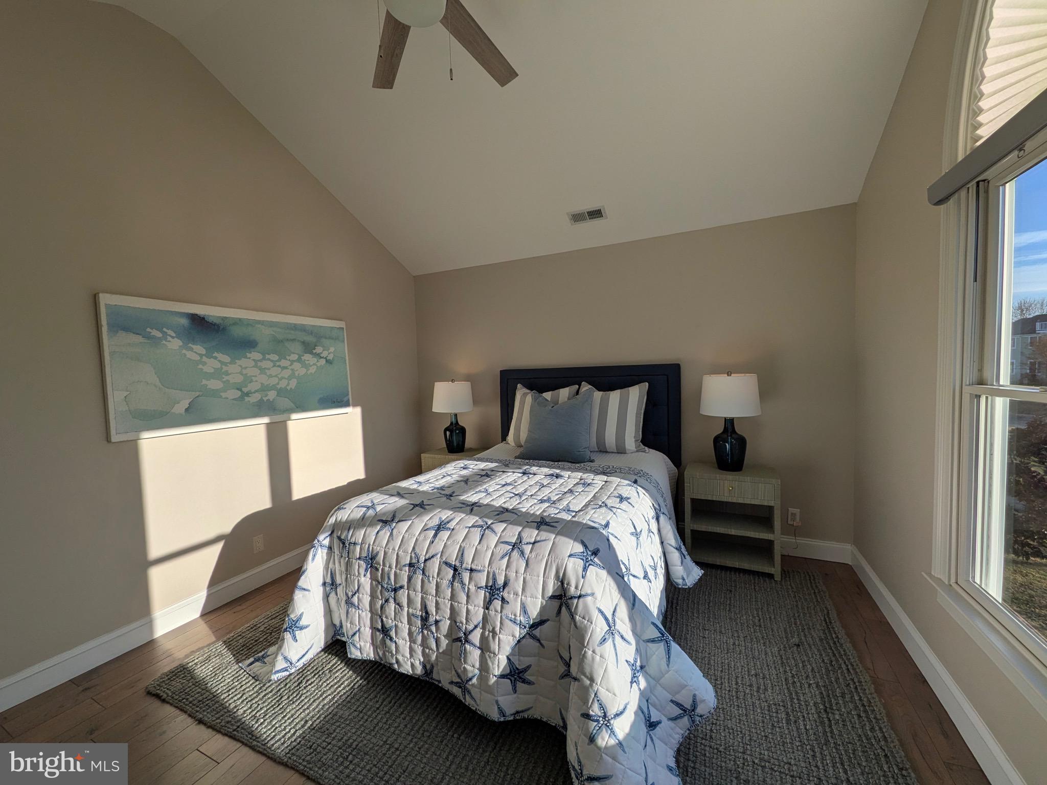 BAY CITY - Residential