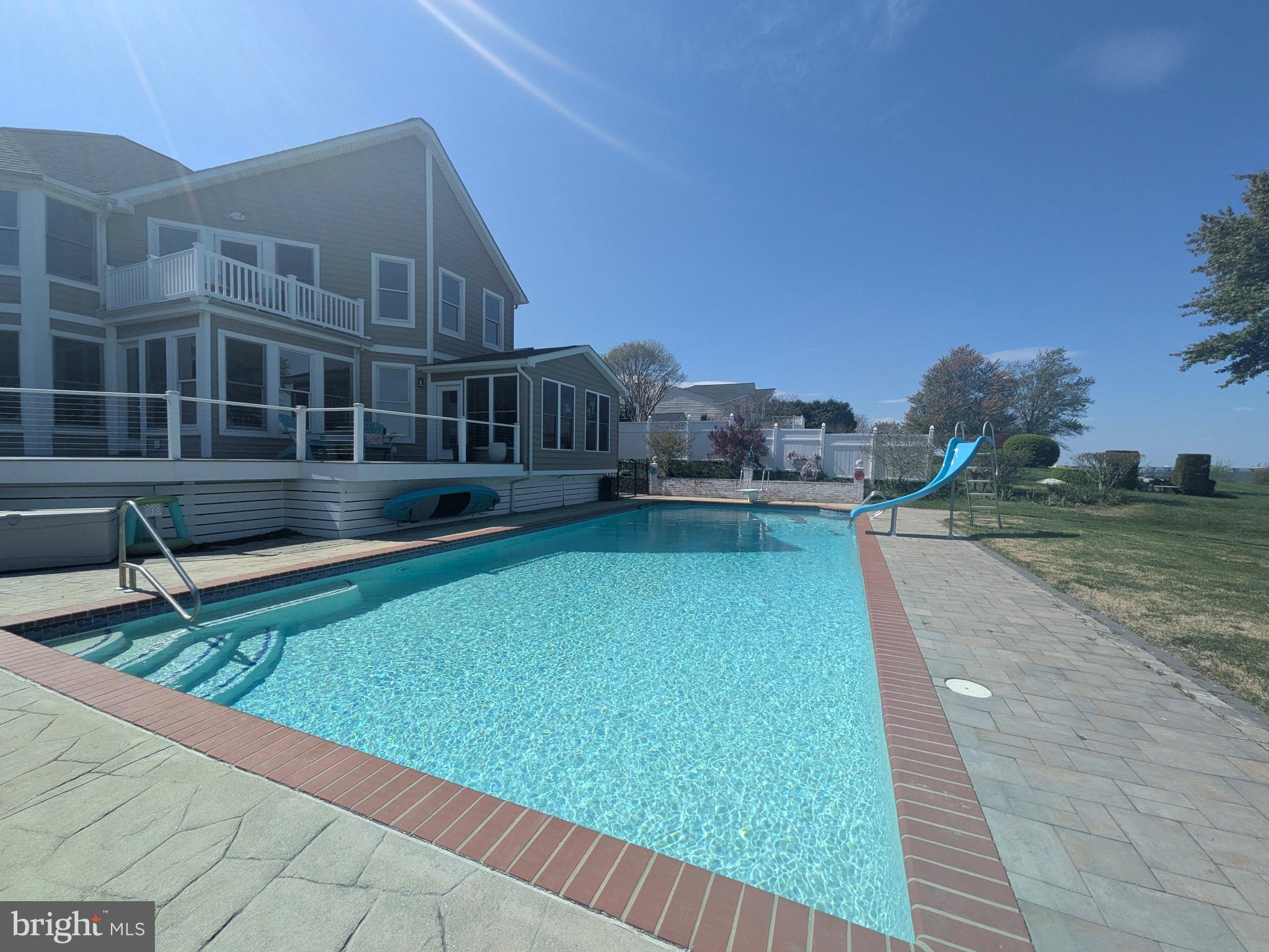 BAY CITY - Residential