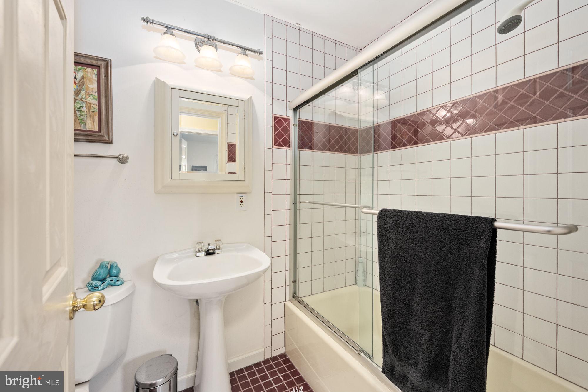 CLASSIC SHORES - Residential