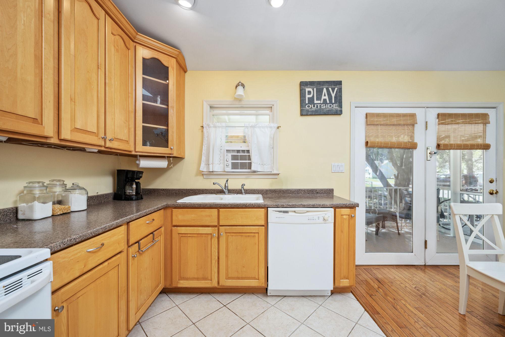 CLASSIC SHORES - Residential