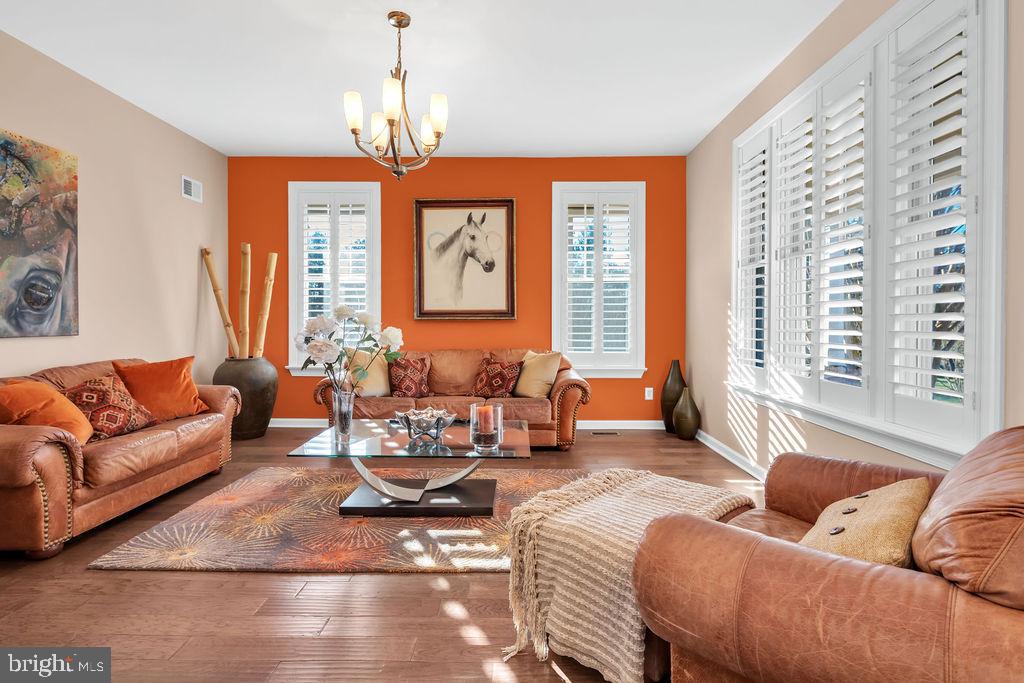 HUTCHISON - Residential