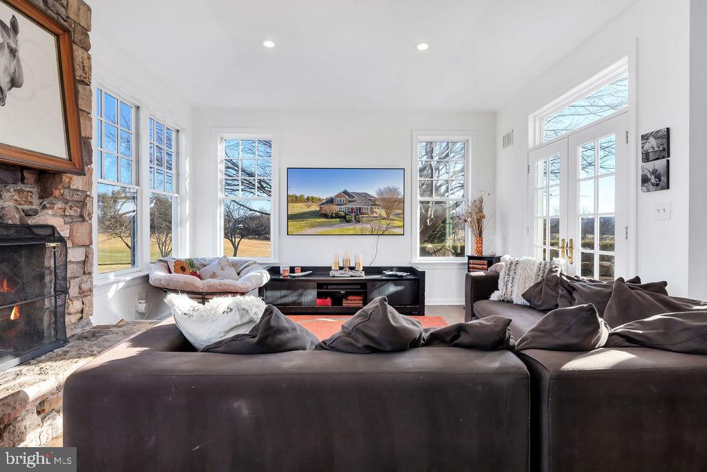 HUTCHISON - Residential