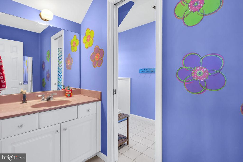 HUTCHISON - Residential