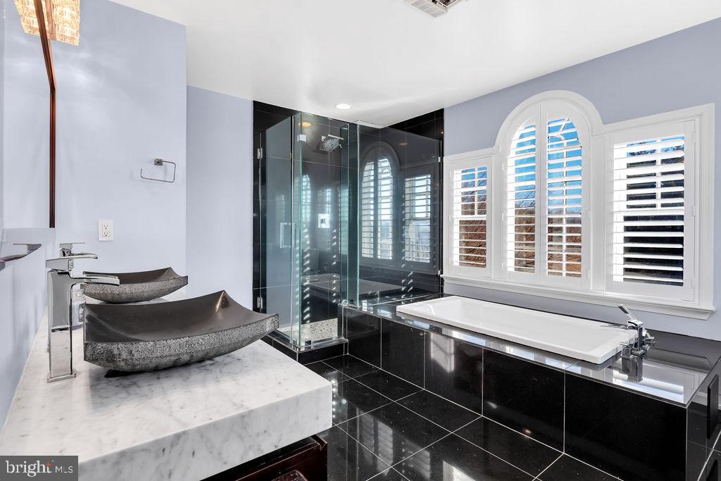 HUTCHISON - Residential