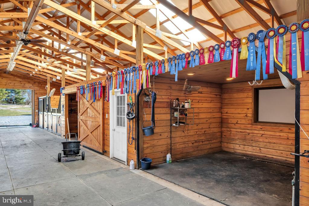 HUTCHISON - Residential