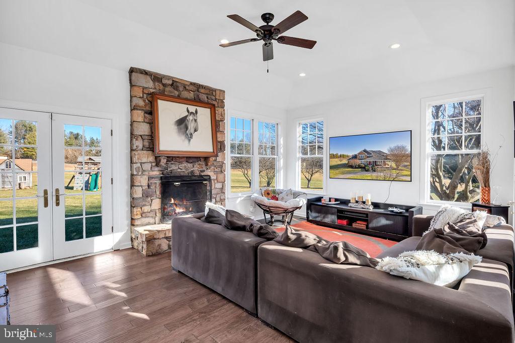 HUTCHISON - Residential