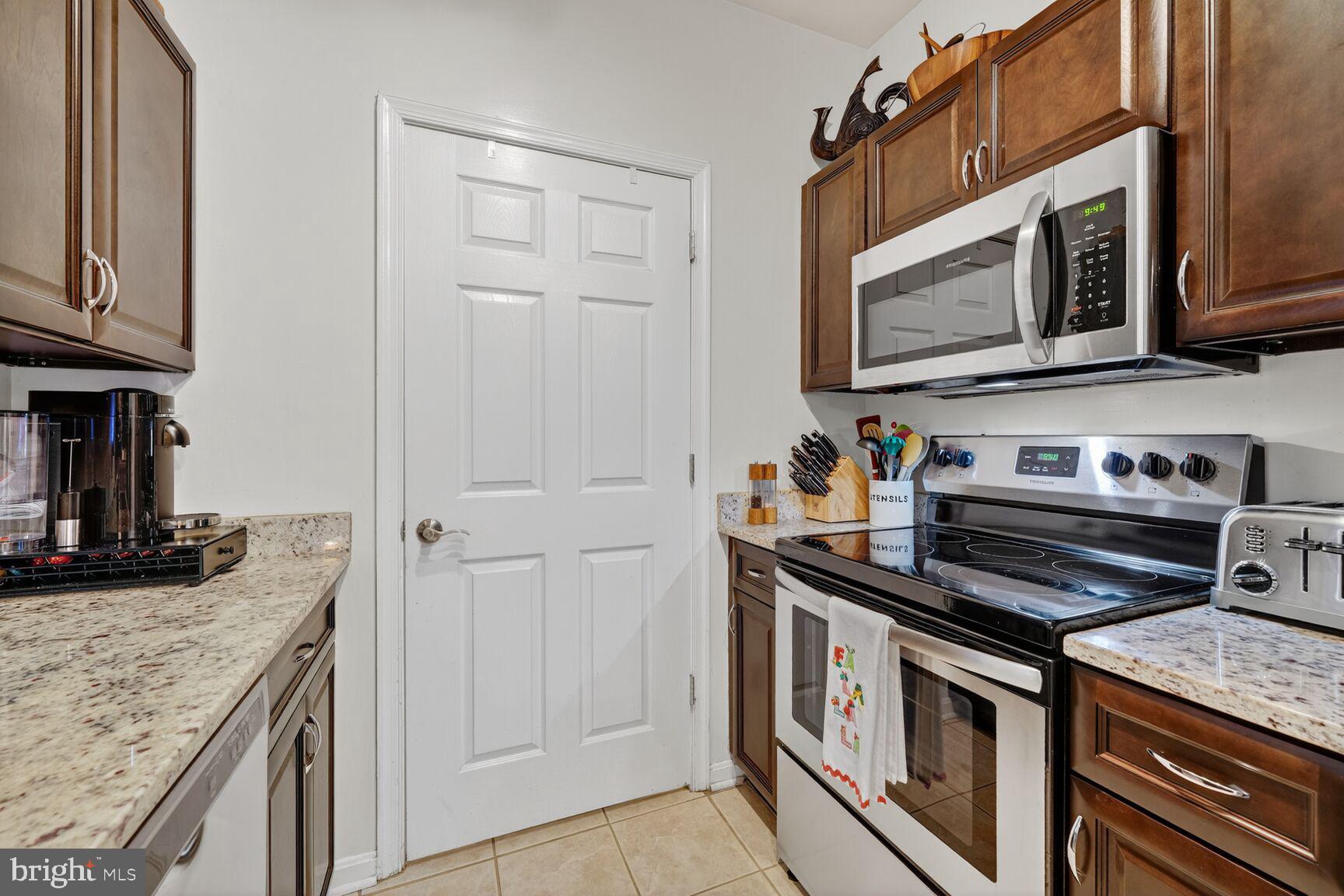 4550 STRUTFIELD LANE 2213