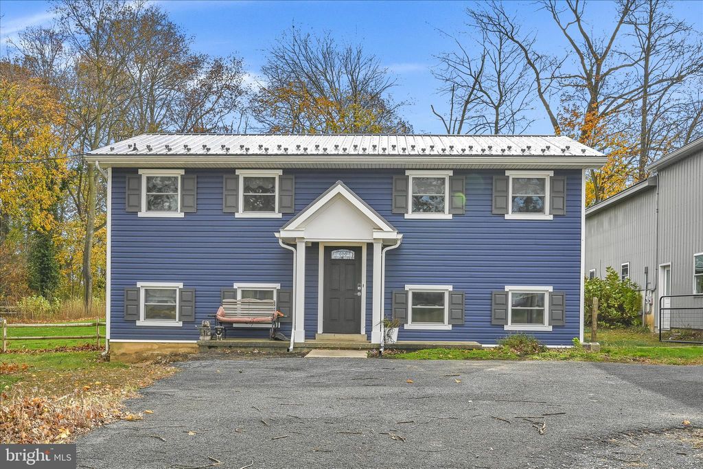 Photo of 4010 W Oak Street, LEBANON, PA 17042 (MLS # PALN2024720)