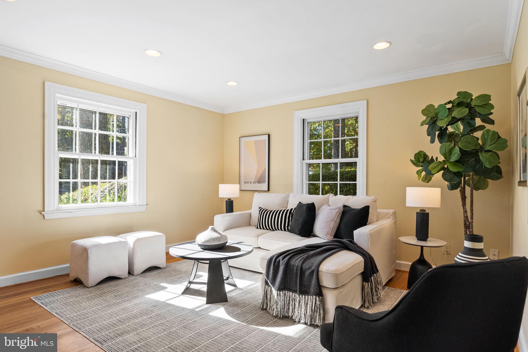 COUNTRY CLUB VILLAGE - Residential