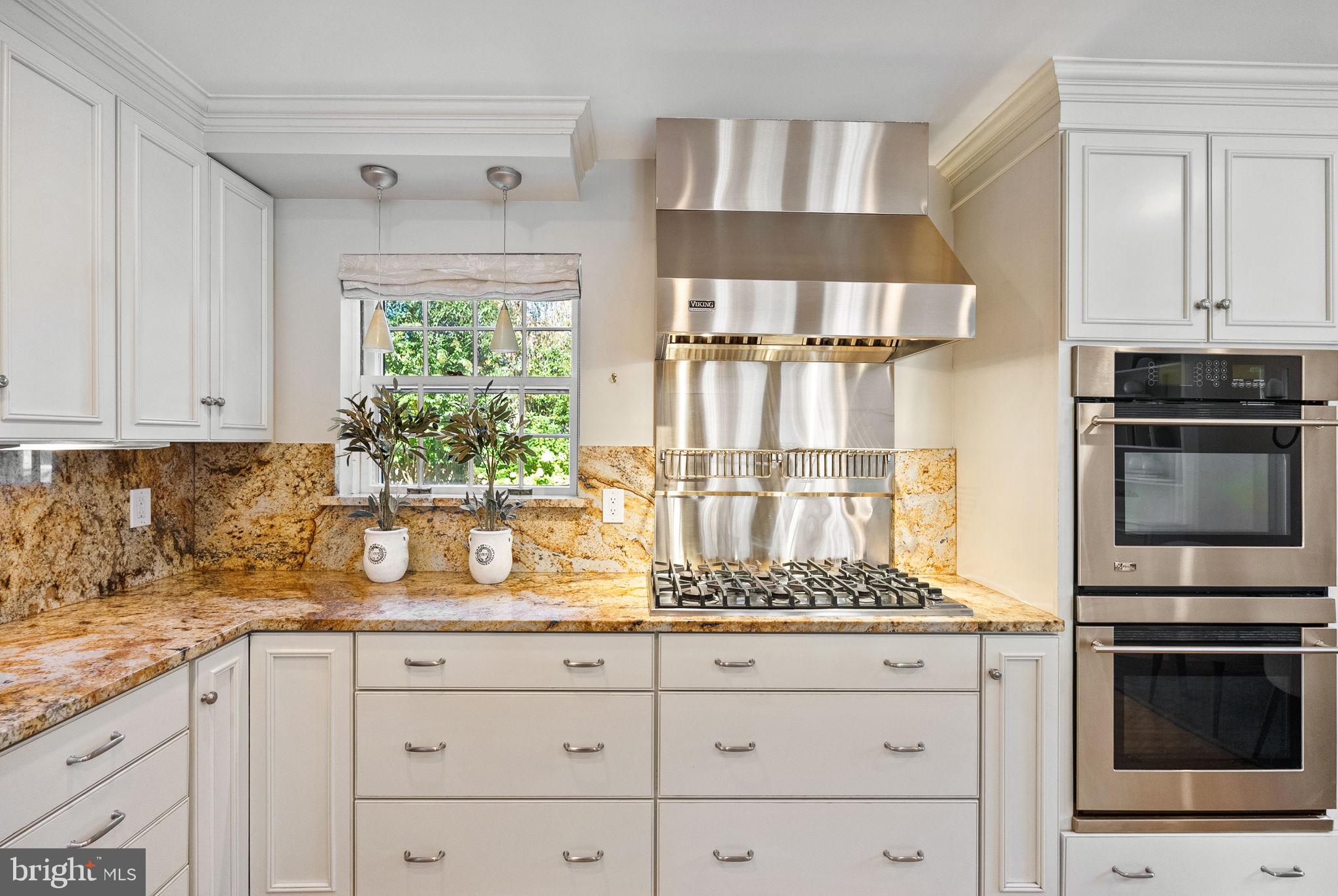 COUNTRY CLUB VILLAGE - Residential