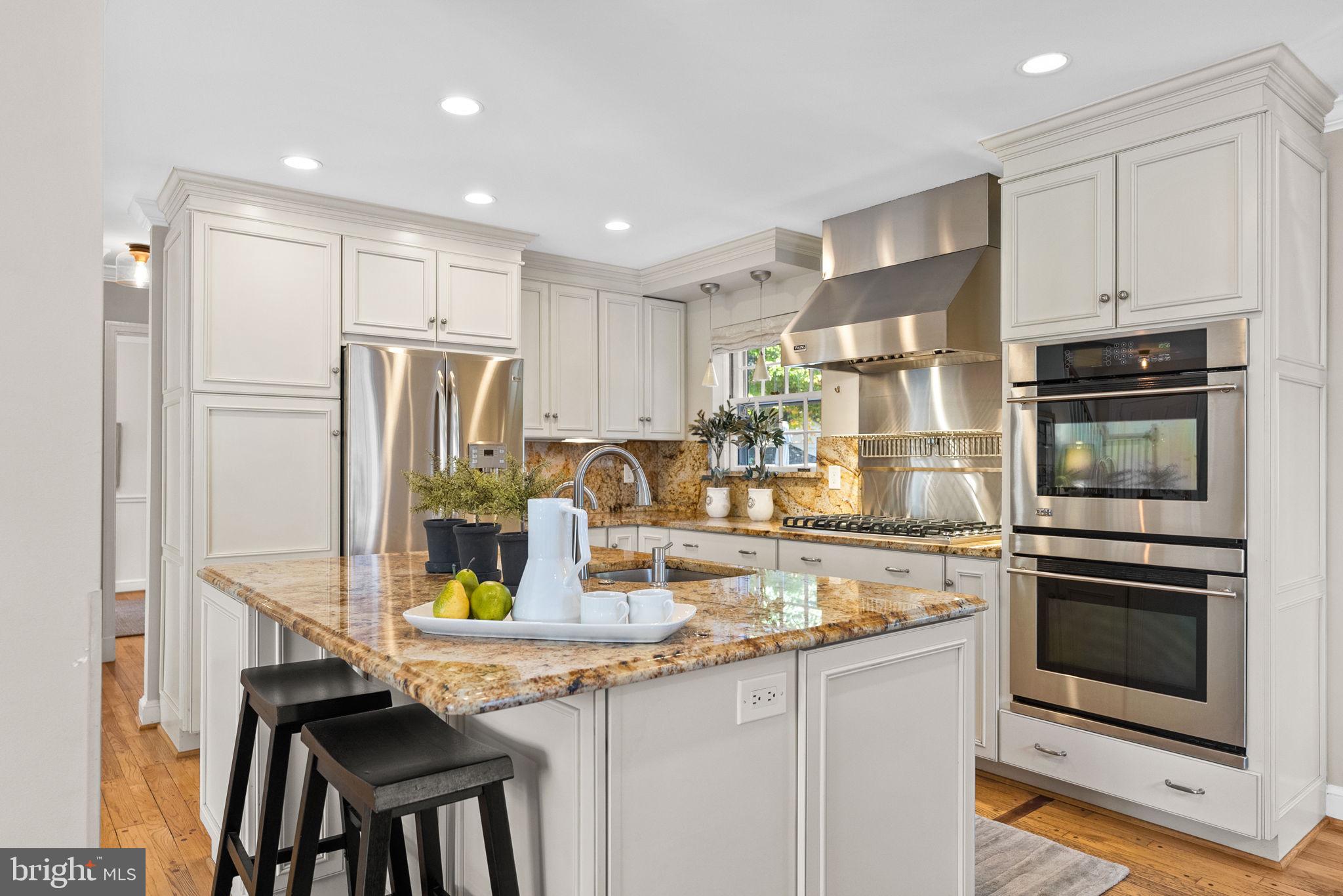 COUNTRY CLUB VILLAGE - Residential