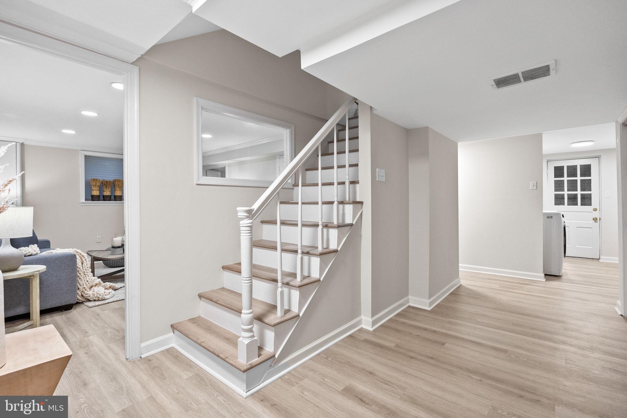 COUNTRY CLUB VILLAGE - Residential