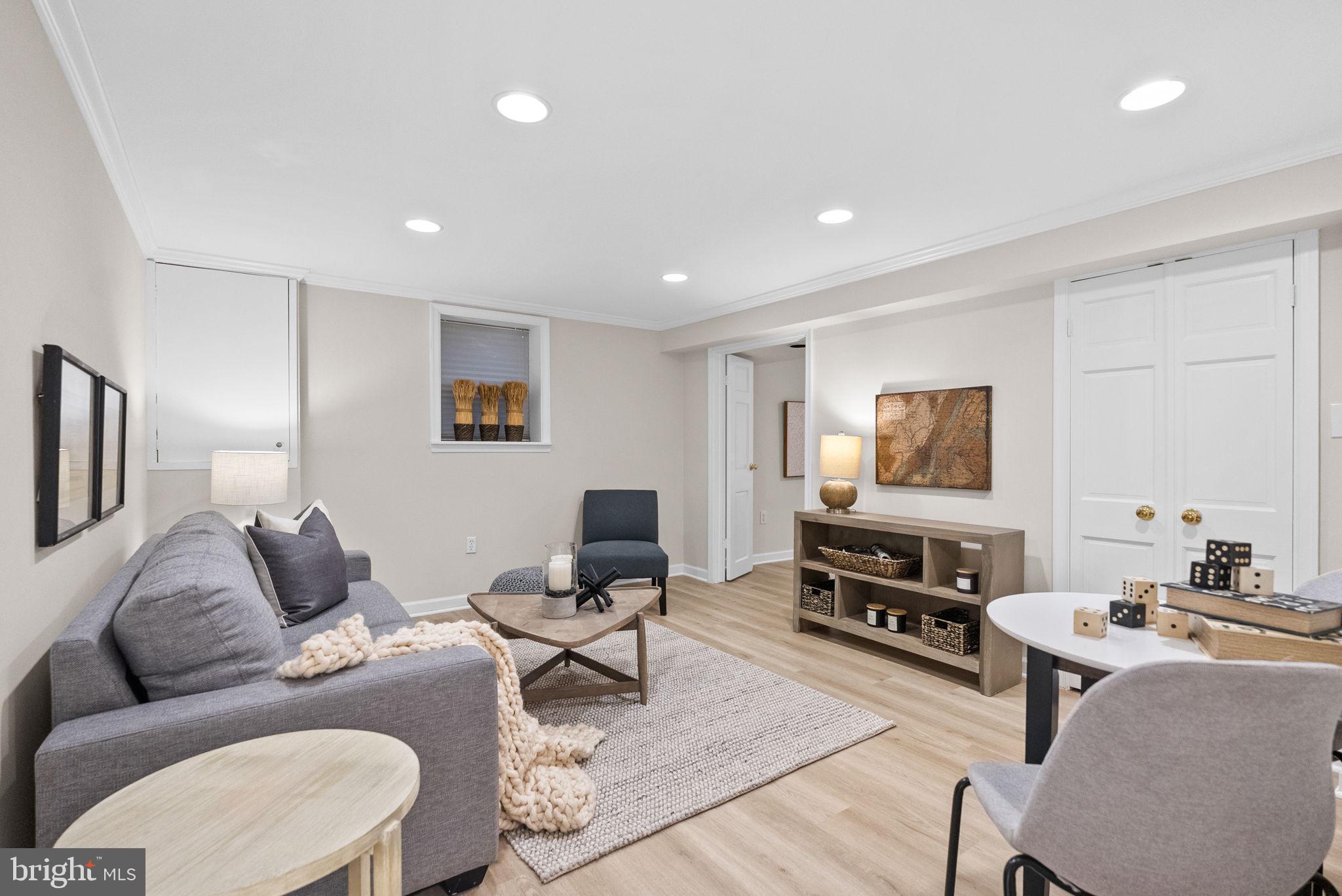 COUNTRY CLUB VILLAGE - Residential