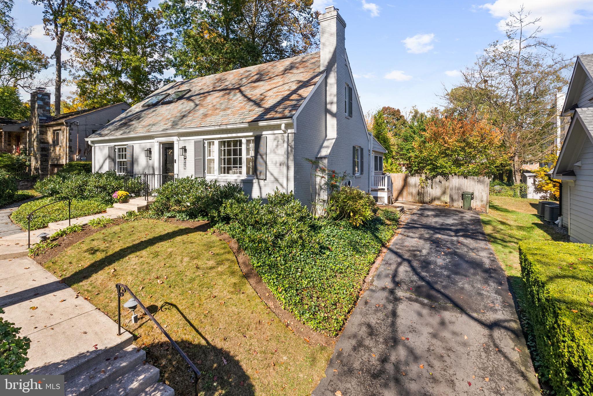 COUNTRY CLUB VILLAGE - Residential