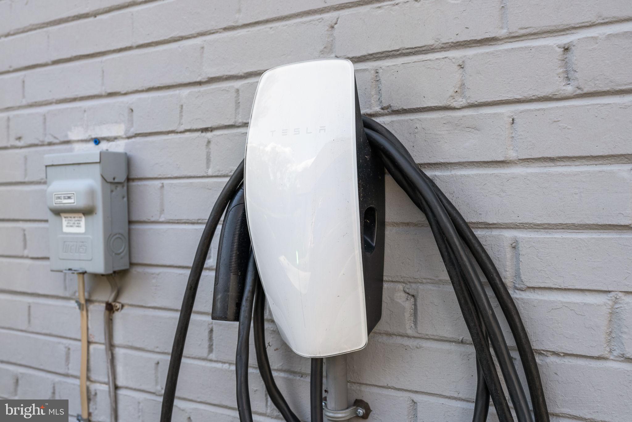 COUNTRY CLUB VILLAGE - Residential