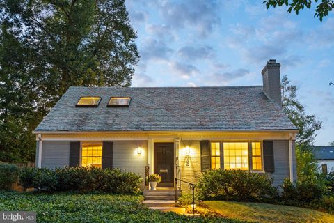 Photo of 6407 Winston Drive, BETHESDA, MD 20817 (MLS # MDMC2197460)