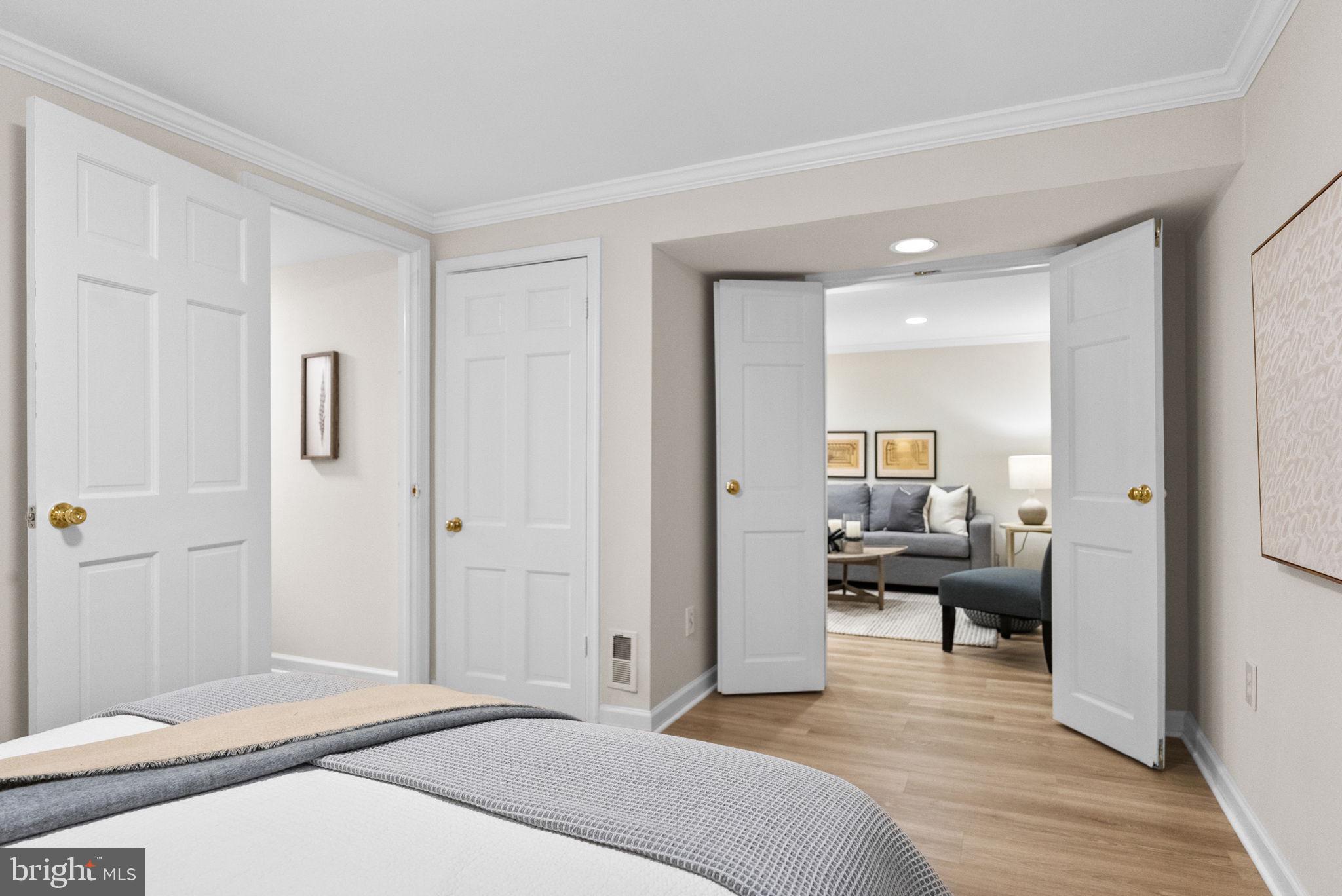 COUNTRY CLUB VILLAGE - Residential