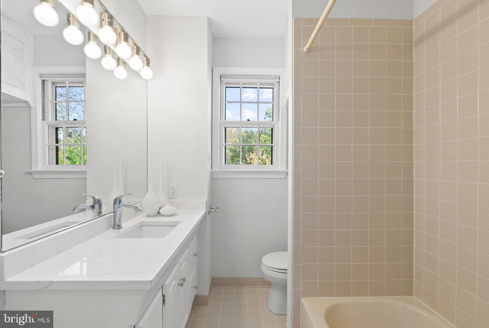 COUNTRY CLUB VILLAGE - Residential