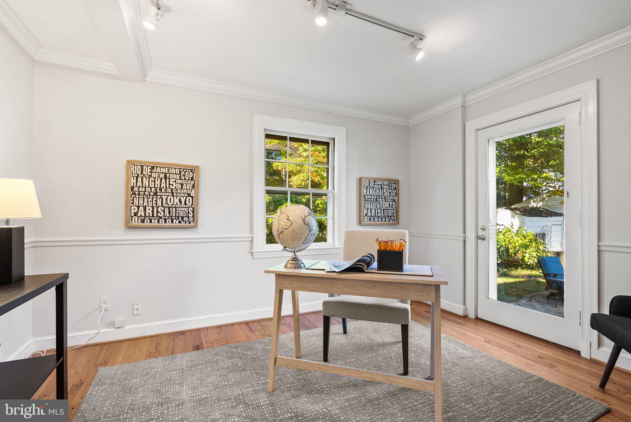 COUNTRY CLUB VILLAGE - Residential