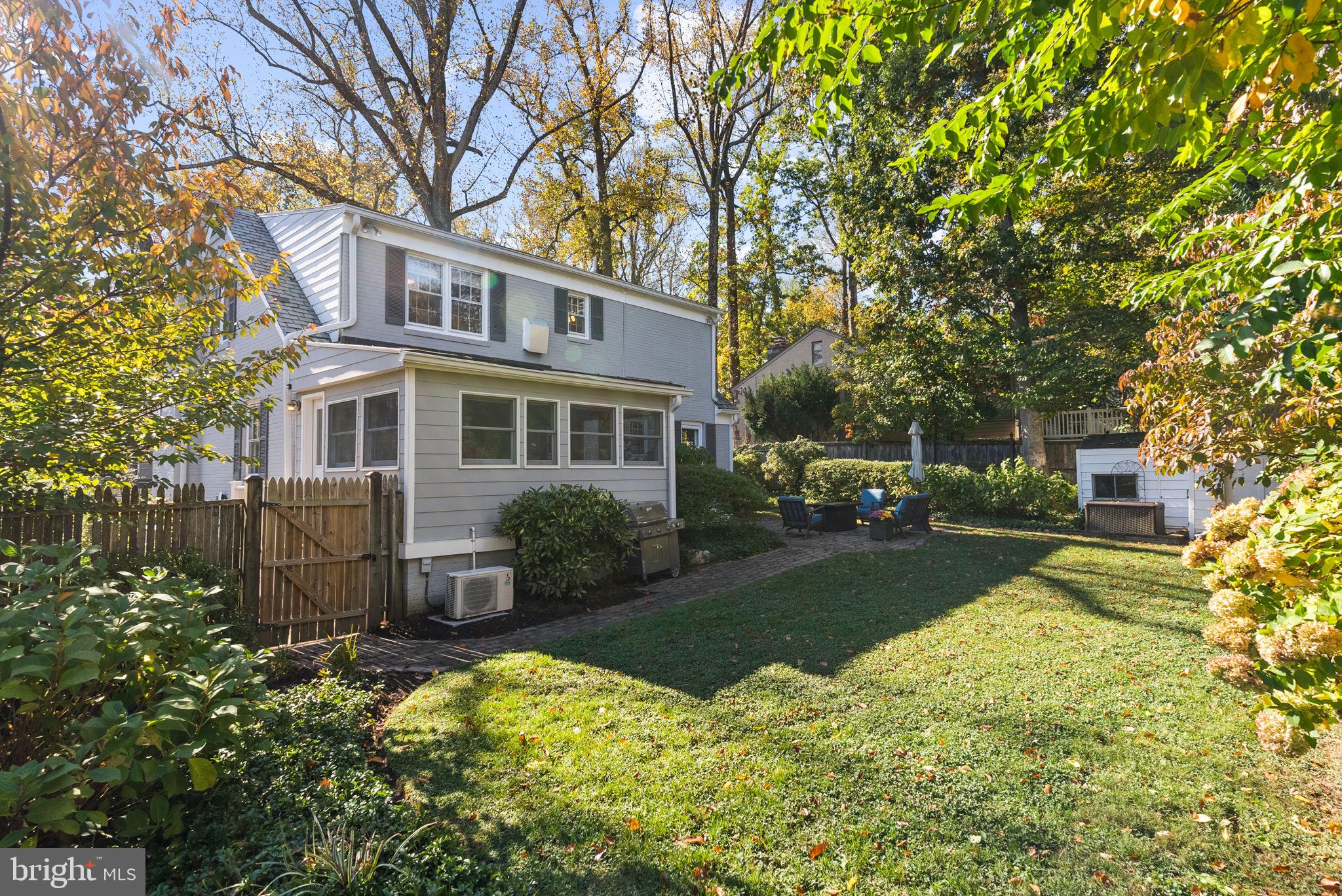 COUNTRY CLUB VILLAGE - Residential