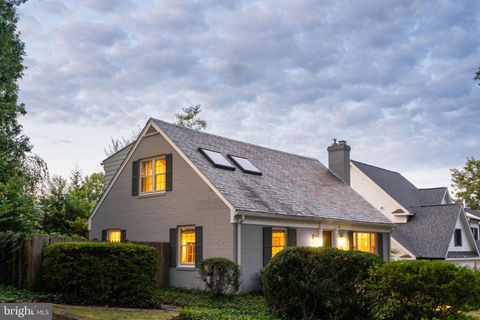 Photo of 6407 Winston Drive, BETHESDA, MD 20817 (MLS # MDMC2197460) Photo of 6407 Winston Drive, BETHESDA, MD 20817 (MLS # MDMC2197460)