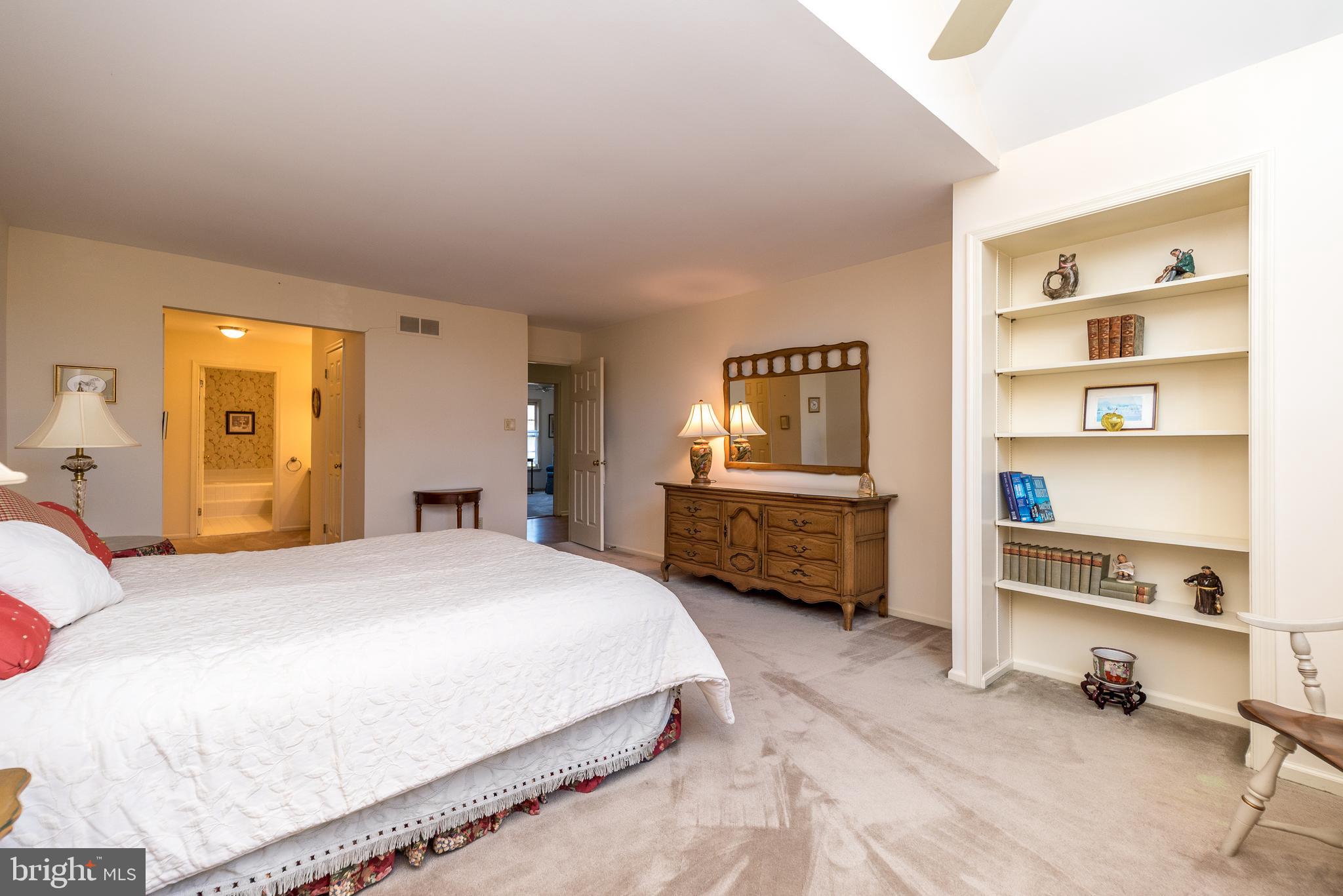 GWYNEDD HUNT - Residential