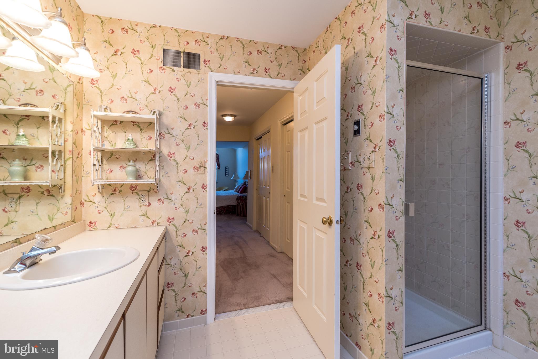 GWYNEDD HUNT - Residential