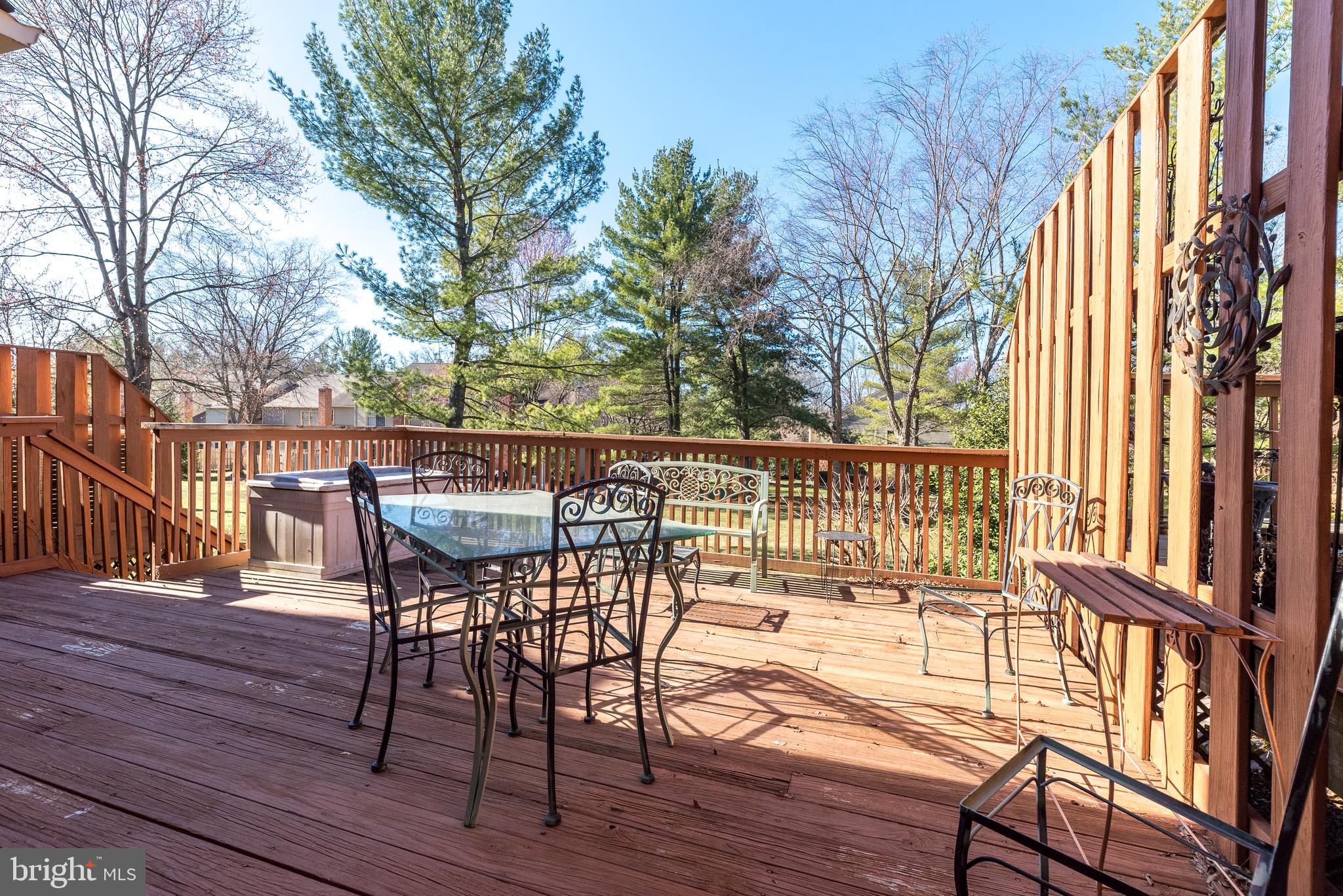 GWYNEDD HUNT - Residential