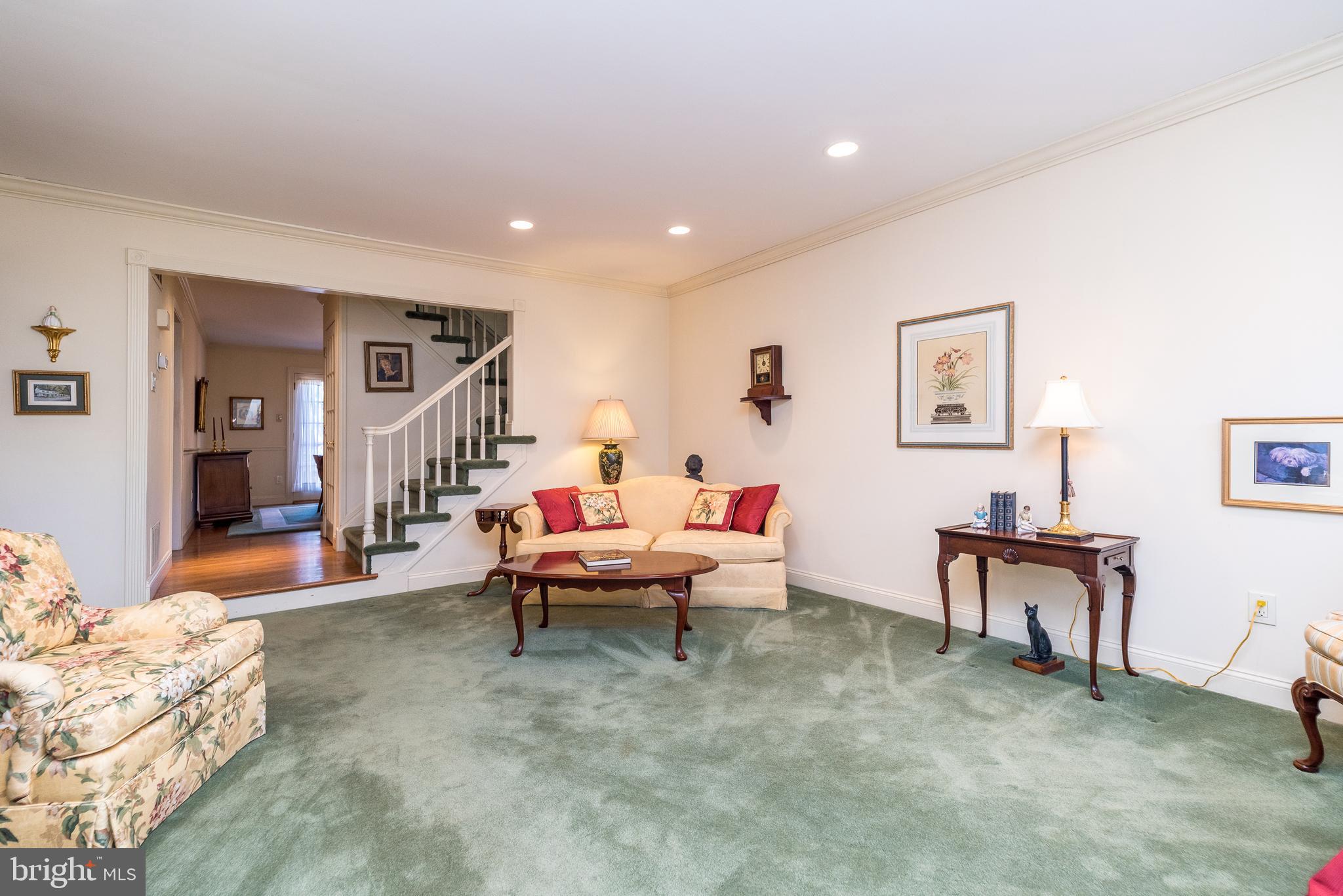 GWYNEDD HUNT - Residential