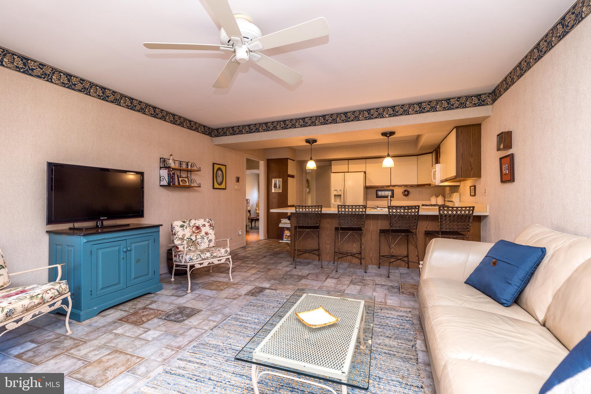 GWYNEDD HUNT - Residential