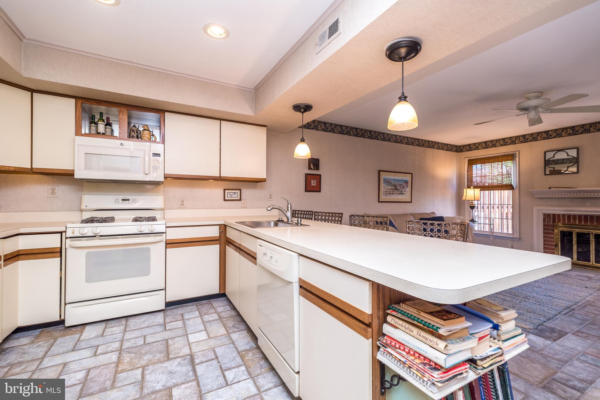 GWYNEDD HUNT - Residential