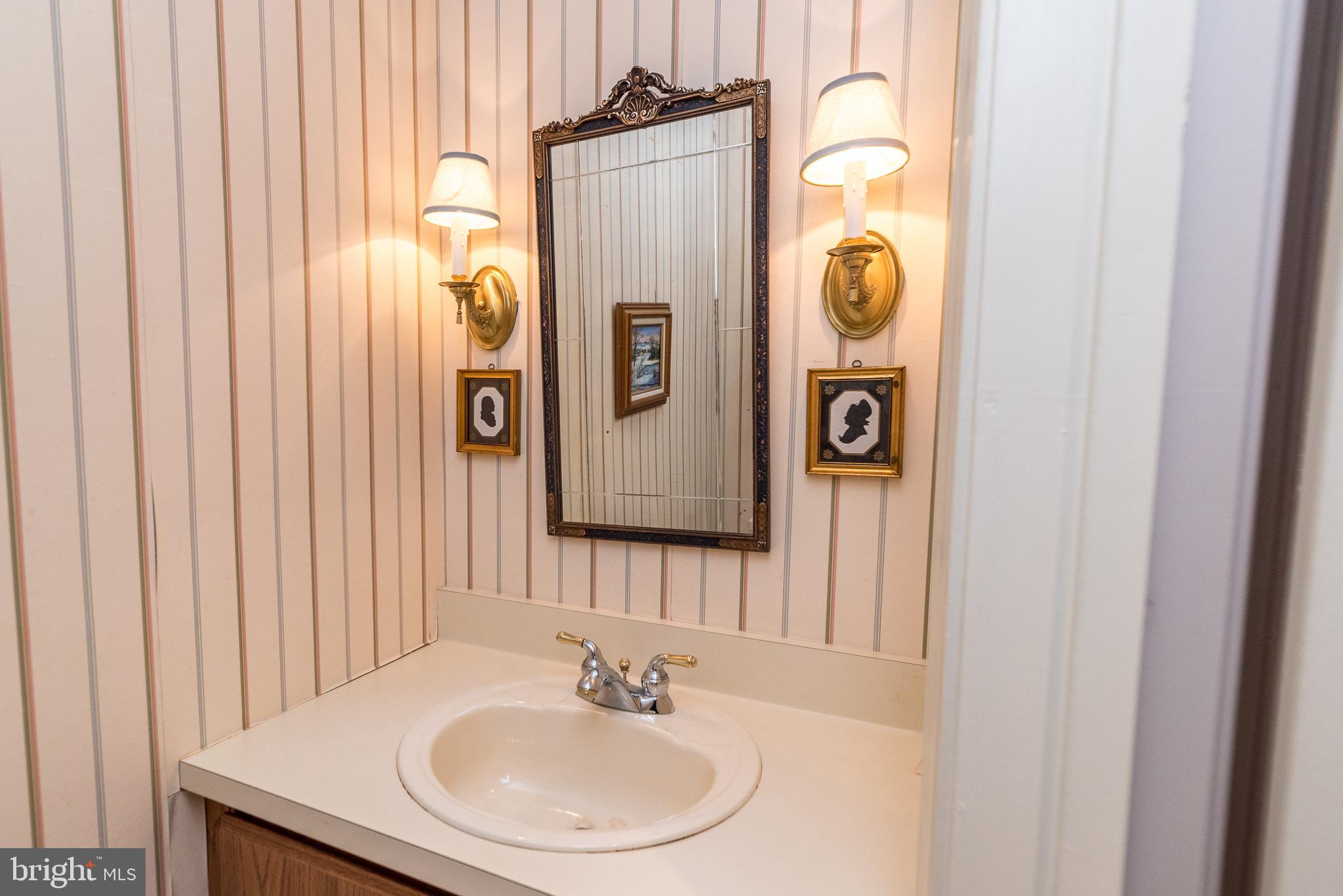 GWYNEDD HUNT - Residential