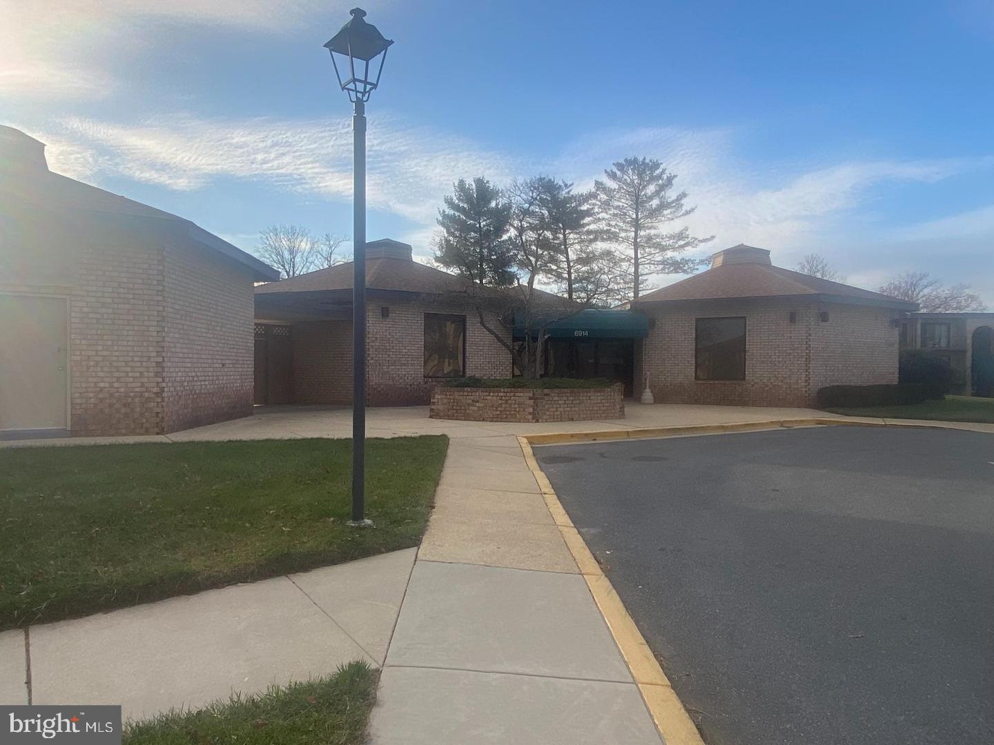 HUNTING RIDGE CONDOMINIUM - Residential