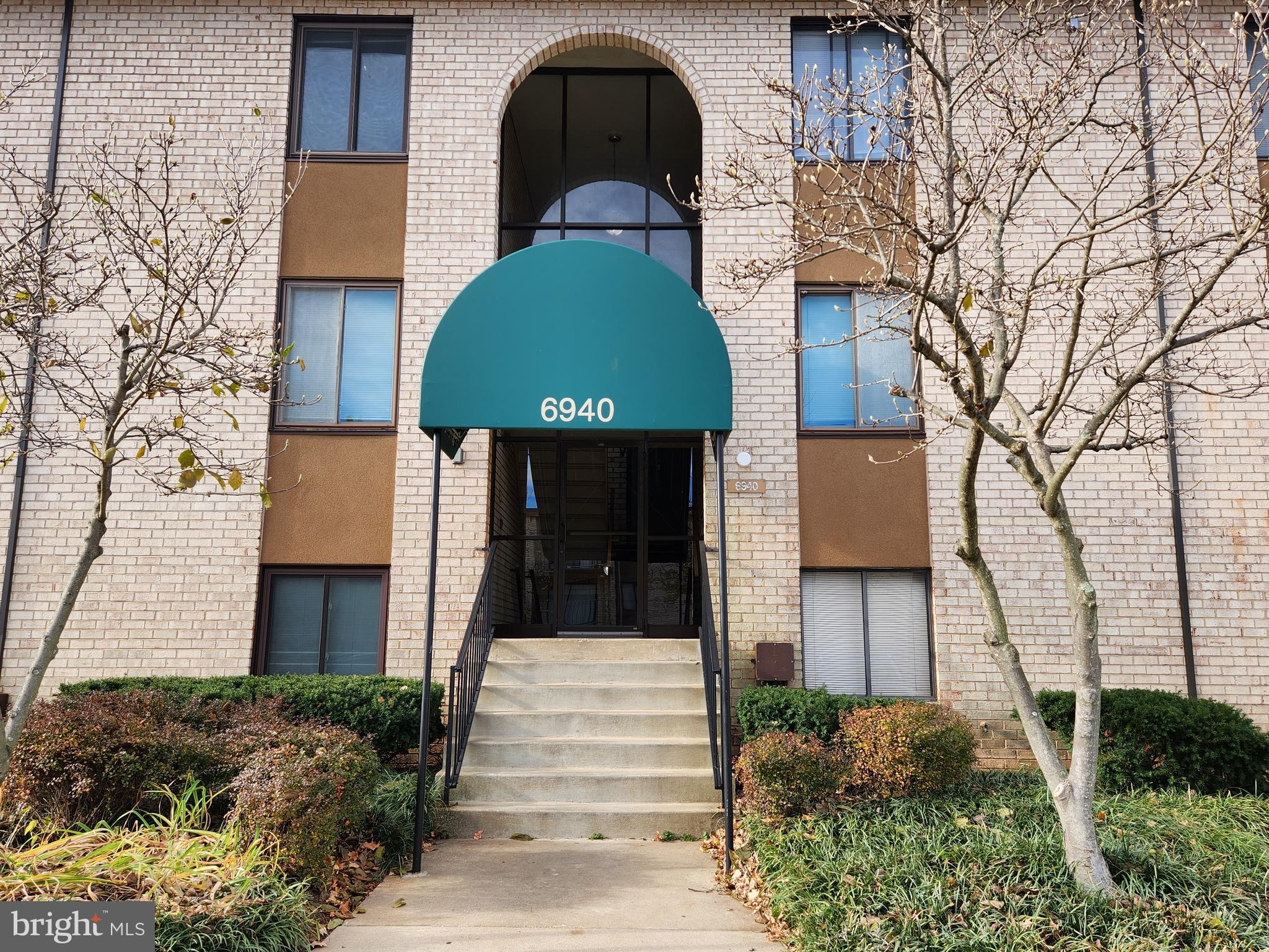 HUNTING RIDGE CONDOMINIUM - Residential