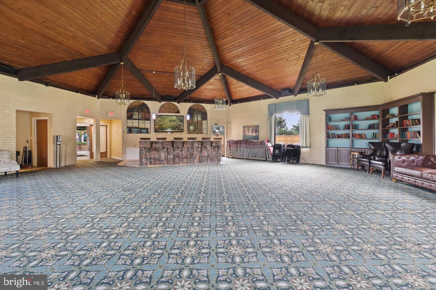 HUNTING RIDGE CONDOMINIUM - Residential