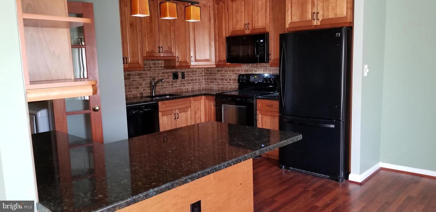 HUNTING RIDGE CONDOMINIUM - Residential