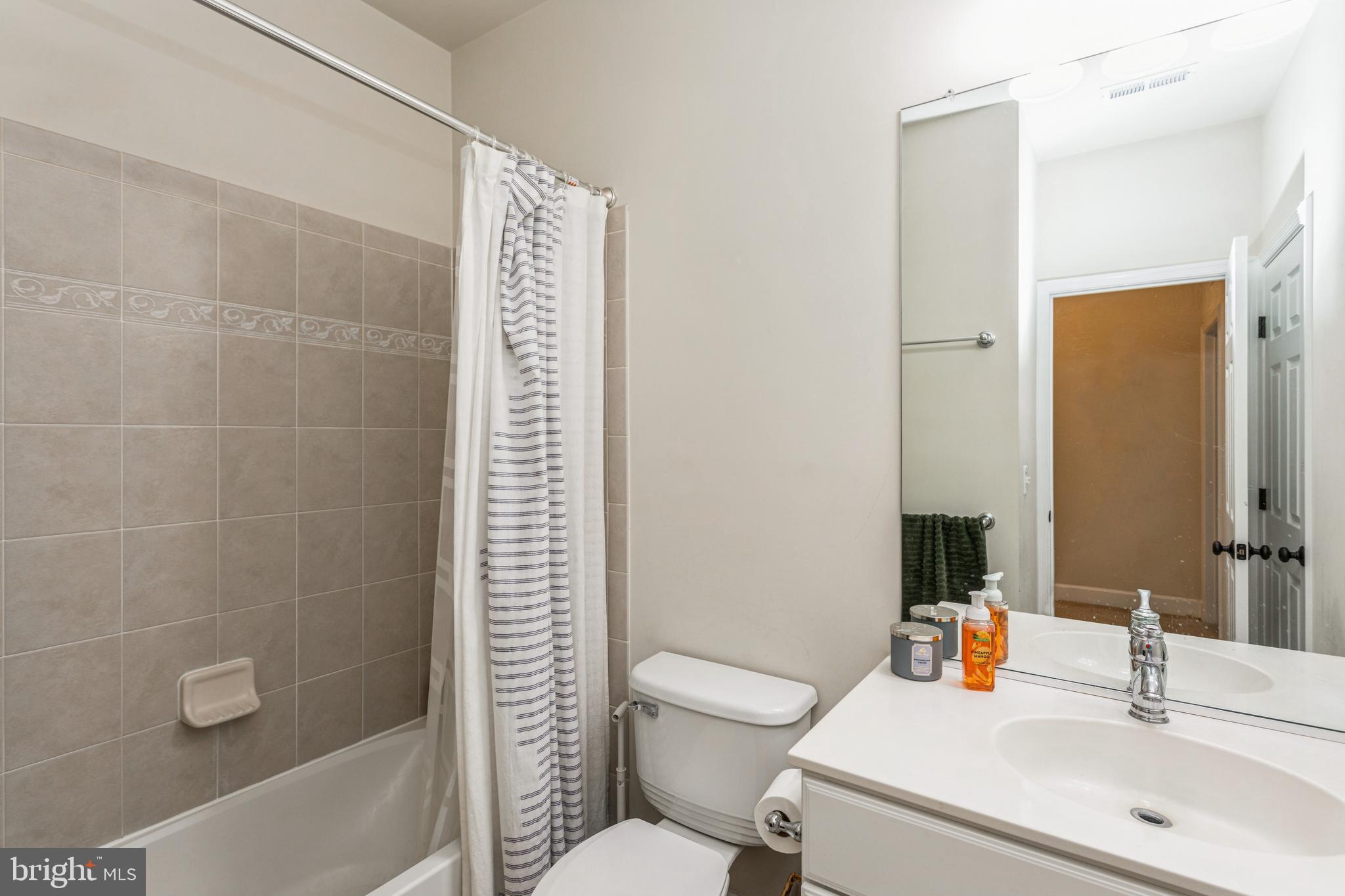 POTOMAC CLUB - Residential Lease