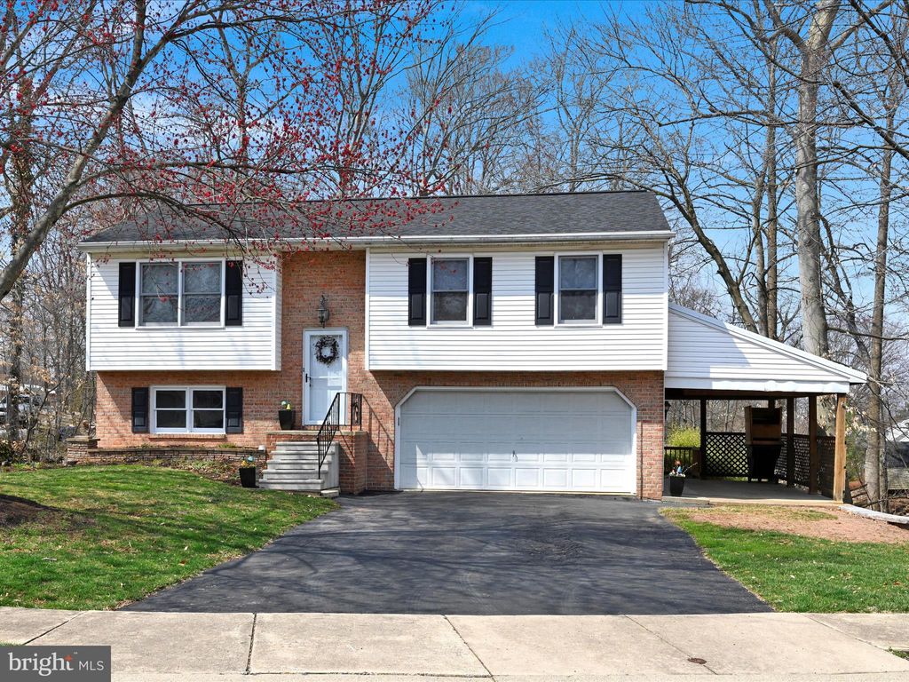 Photo of 5 Woodland Drive, STEVENS, PA 17578 (MLS # PALA2066524)